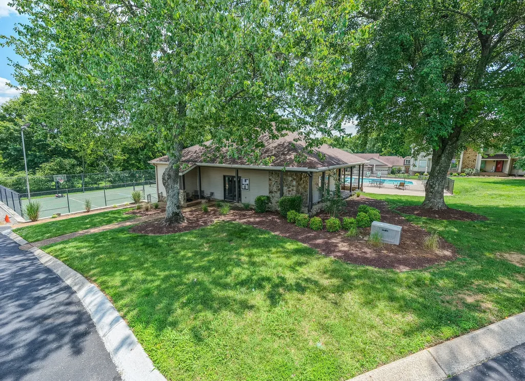 105 Tanasi Shr, S Gallatin TN 37066
