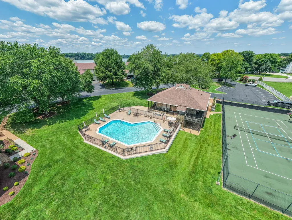 105 Tanasi Shr, S Gallatin TN 37066