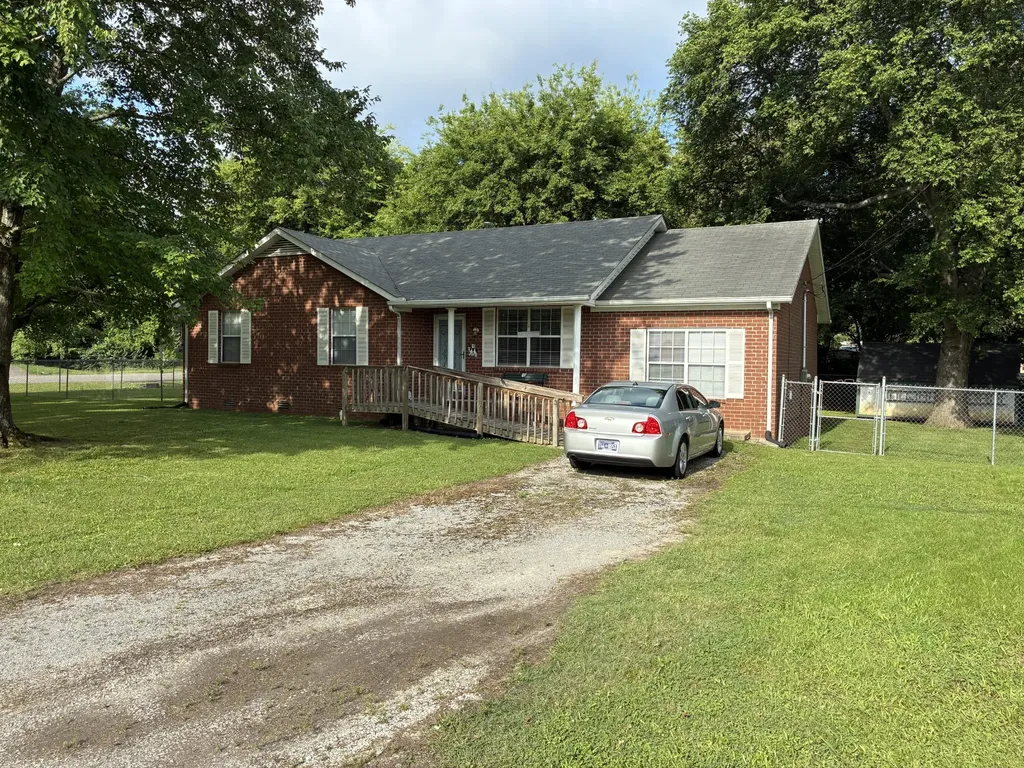 301 Summer Drive Smyrna TN 37167
