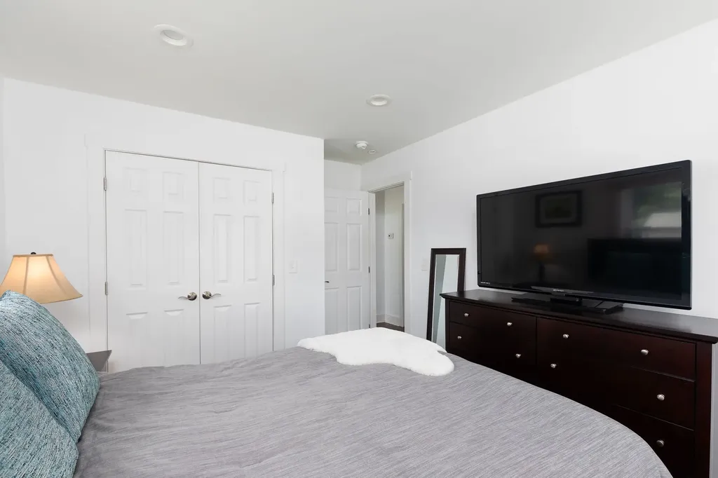 2703O O Neal Drive Nashville TN 37208