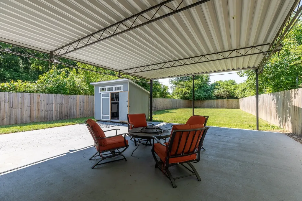 2703O O Neal Drive Nashville TN 37208