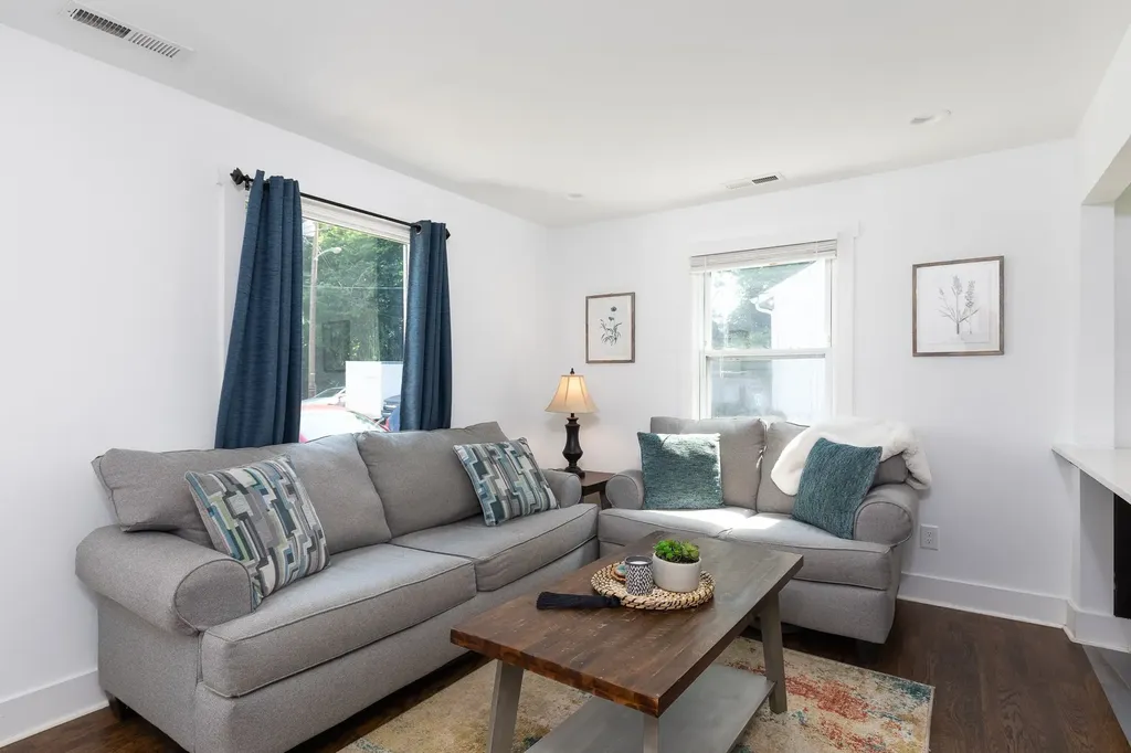 2703O O Neal Drive Nashville TN 37208