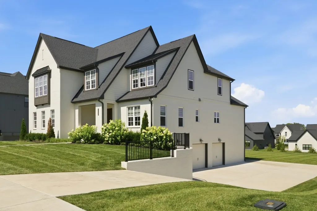 7125 Newfields Court College Grove TN 37046