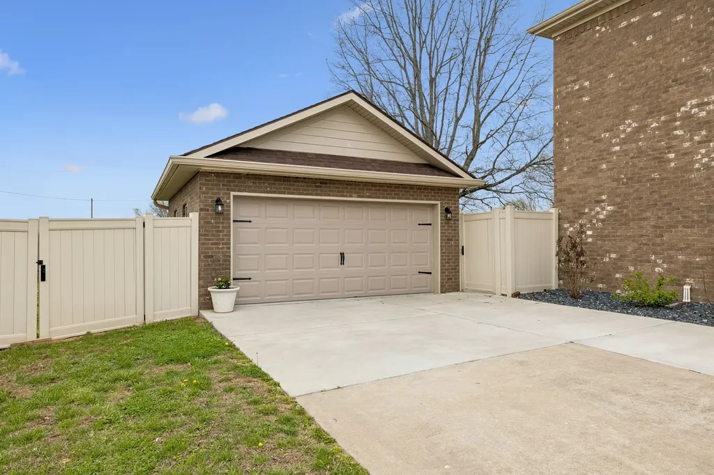 2501 Pinnacle Drive Chapel Hill TN 37034