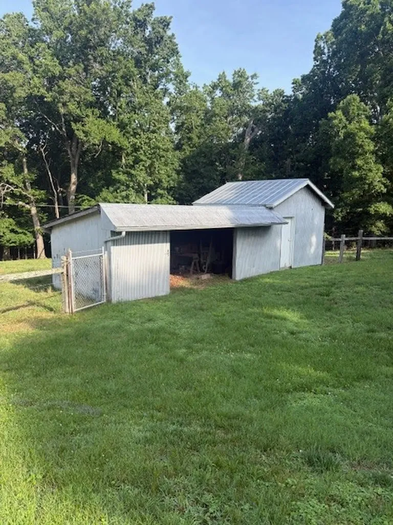 815 Gamaliel Road Red Boiling Springs TN 37150