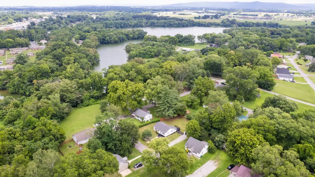 424 Laura Avenue Winchester TN 37398