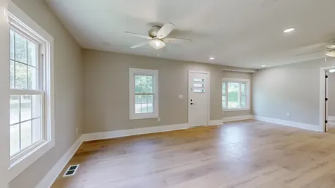 424 Laura Avenue Winchester TN 37398
