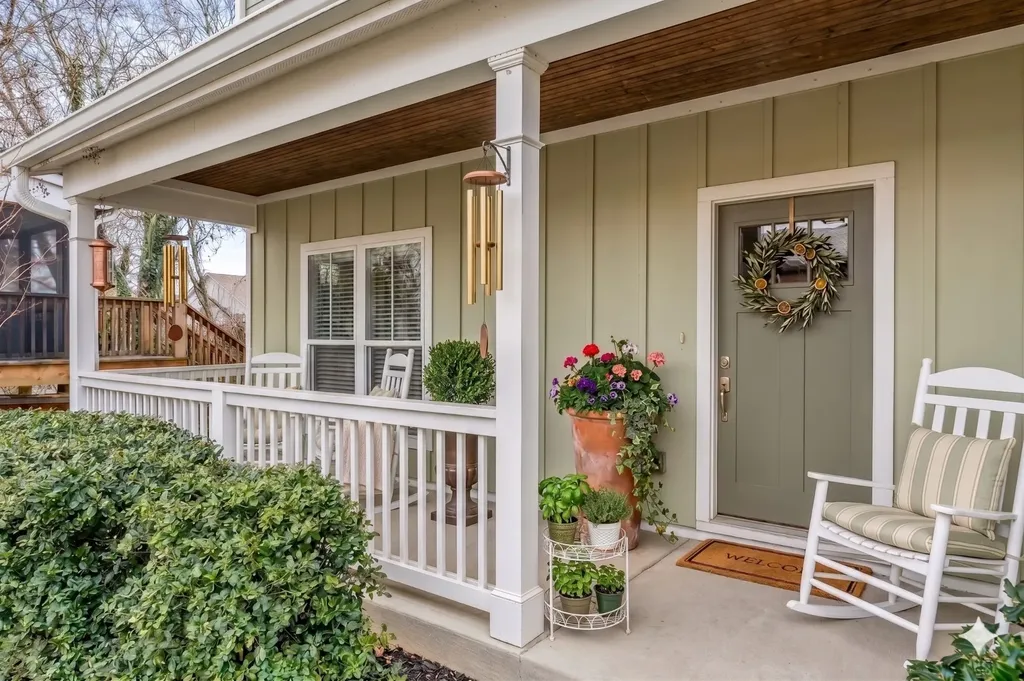 702B Waco Drive Nashville TN 37209