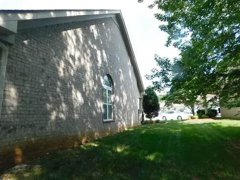1182 Long Hollow Pike Gallatin TN 37066