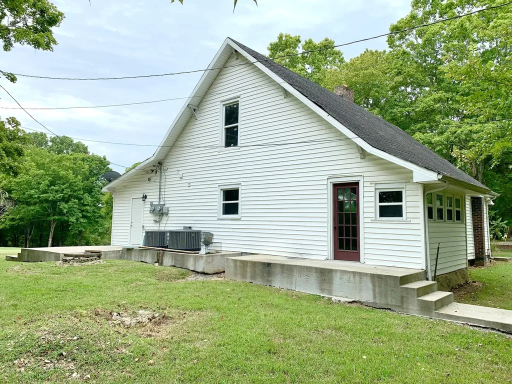 2173 Old Russellville Pike Clarksville TN 37043