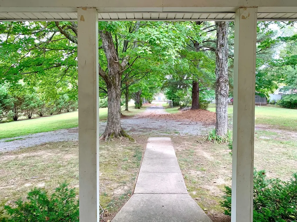 2173 Old Russellville Pike Clarksville TN 37043