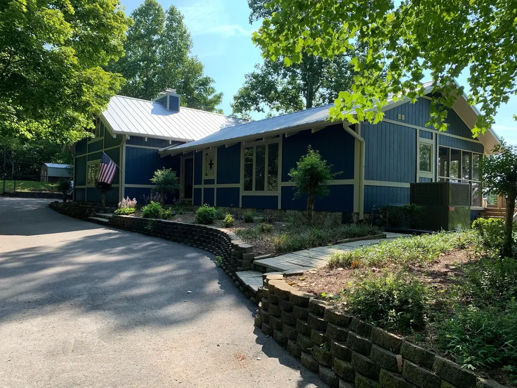 220 Summit Pointe Lane Smithville TN 37166