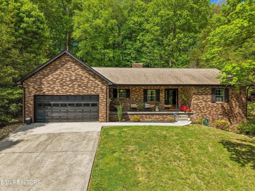 6202 Grove Drive Knoxville TN 37918