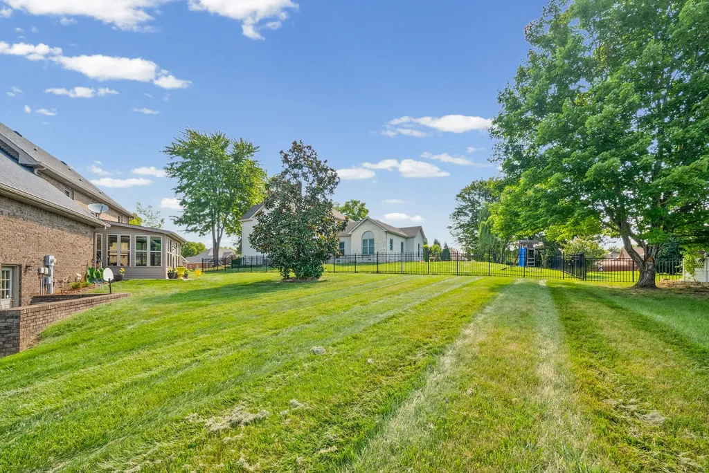 215 Avignon Way Clarksville TN 37043