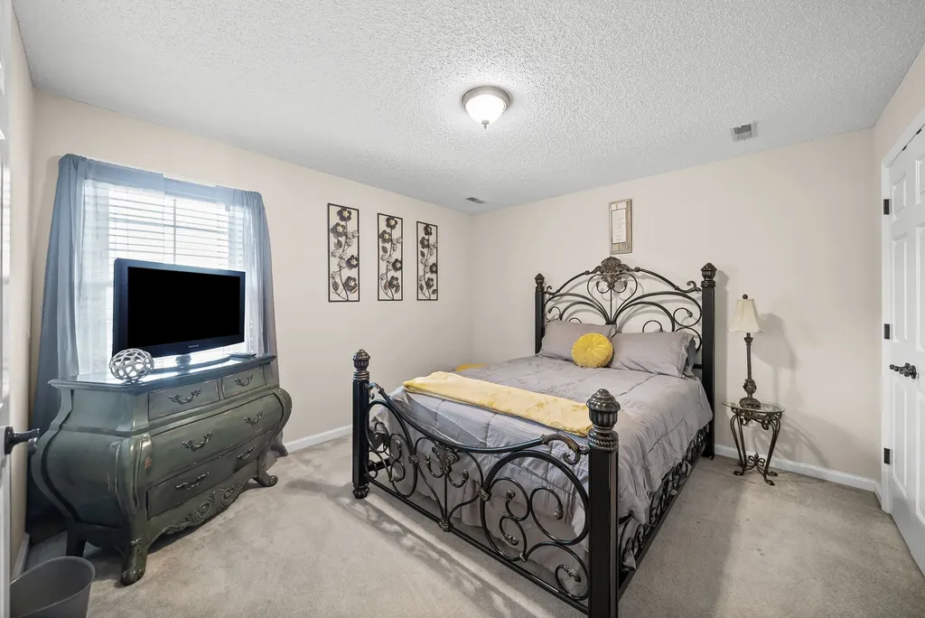 215 Avignon Way Clarksville TN 37043