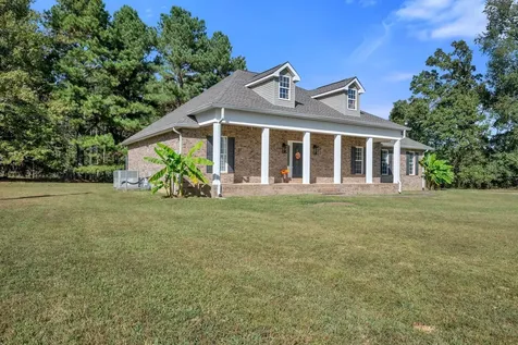 2044 Old Blacktop Road Mc Ewen TN 37101