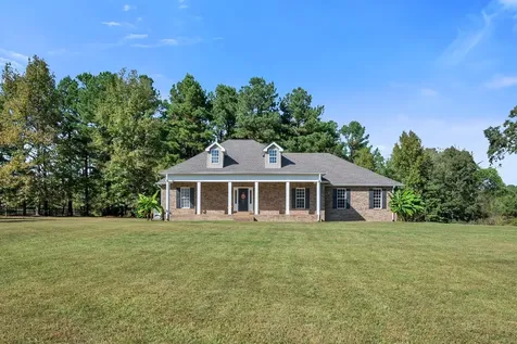2044 Old Blacktop Road Mc Ewen TN 37101