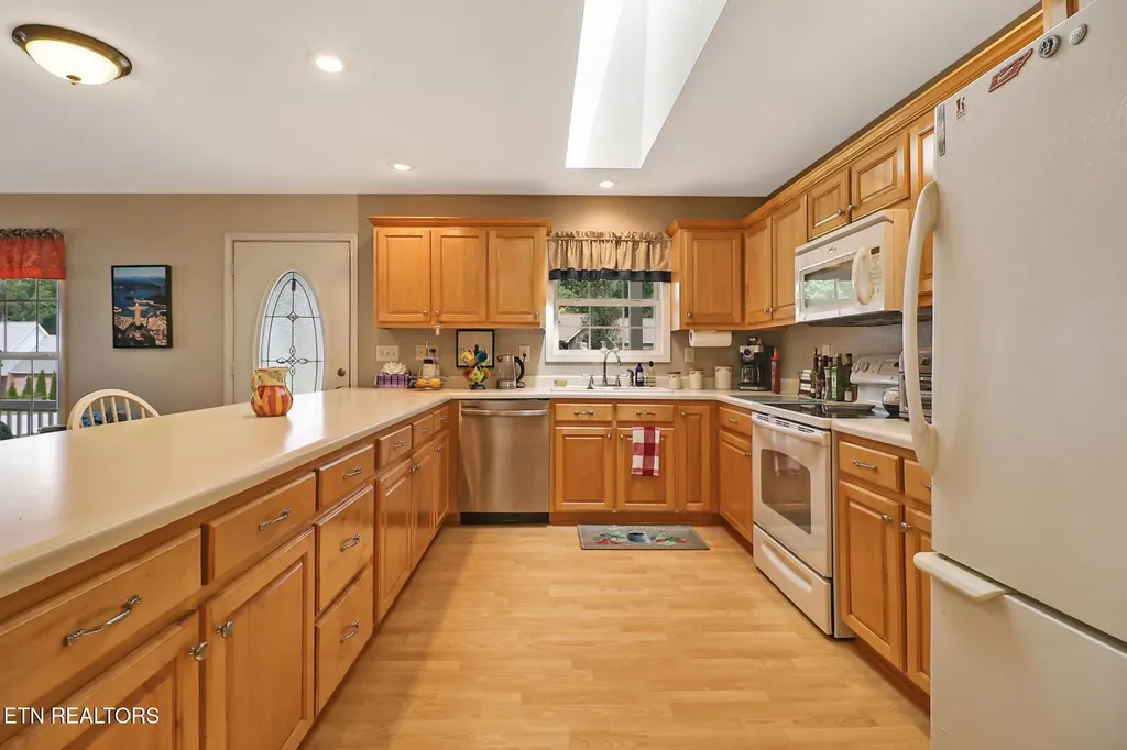 21 Knights Way Crossville TN 38571