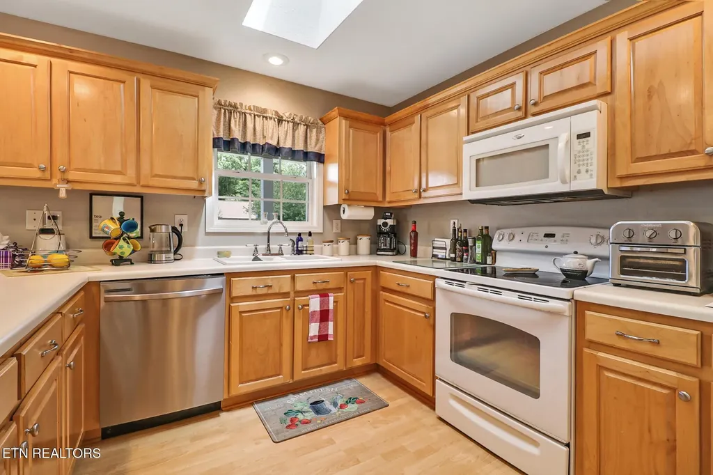 21 Knights Way Crossville TN 38571