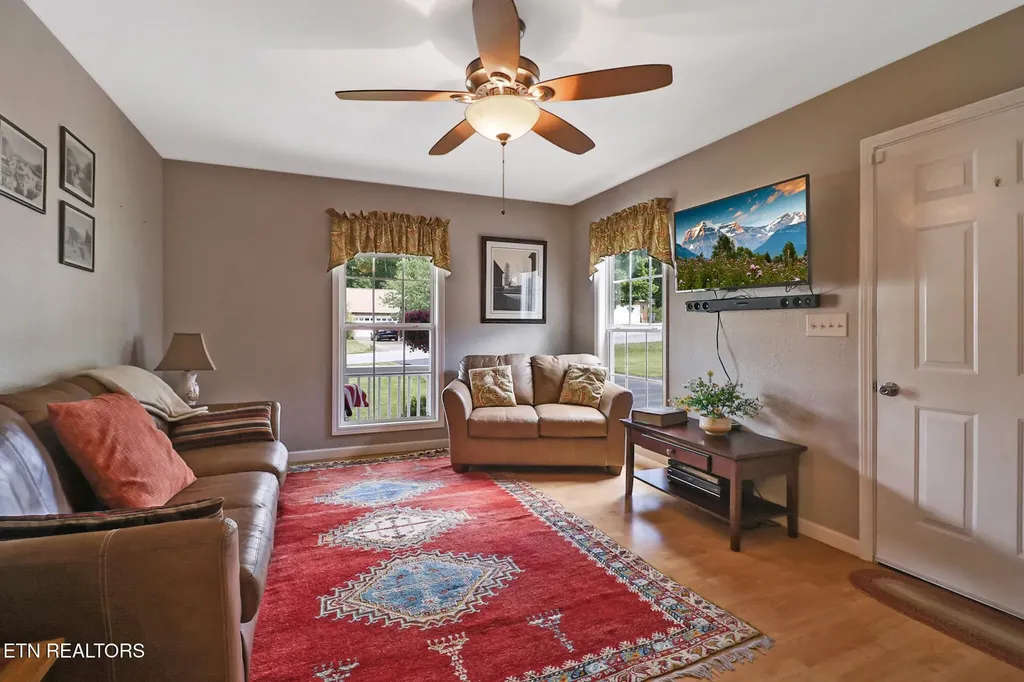 21 Knights Way Crossville TN 38571