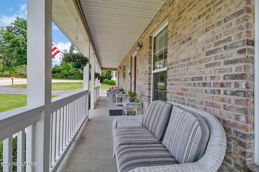 21 Knights Way Crossville TN 38571