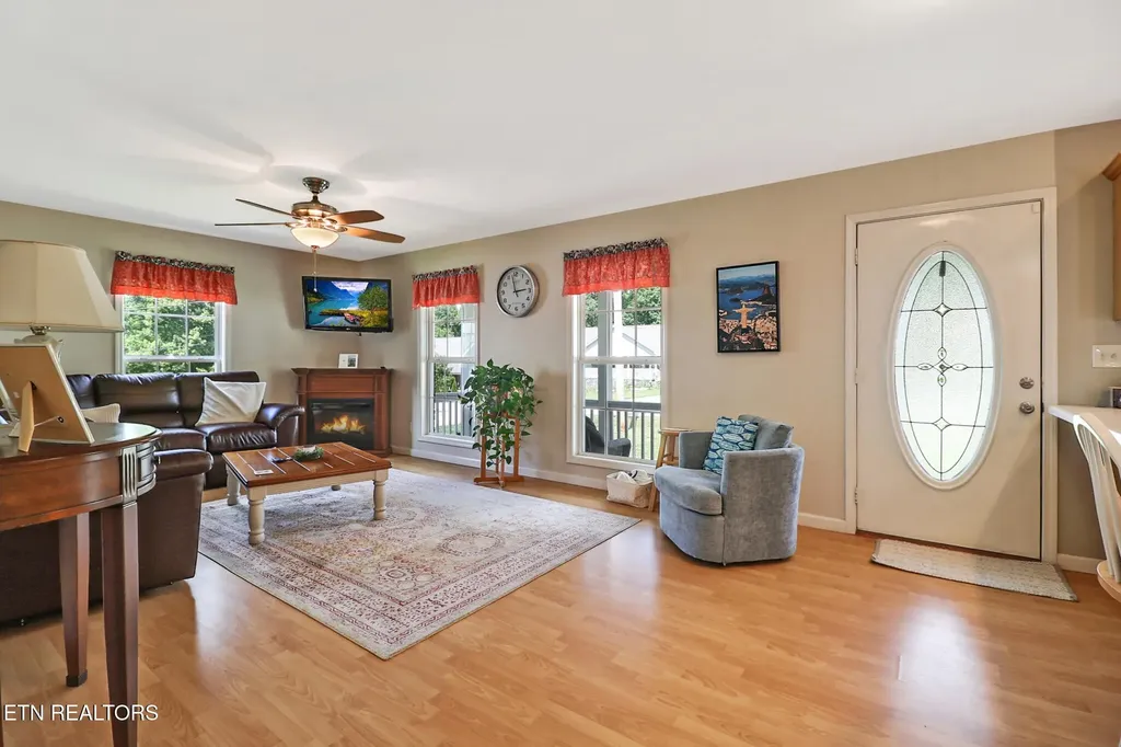 21 Knights Way Crossville TN 38571