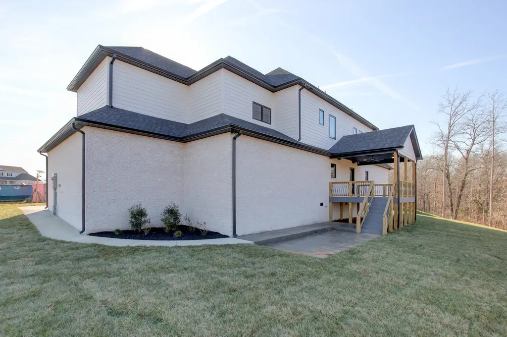 701 Sandringham Court Clarksville TN 37043
