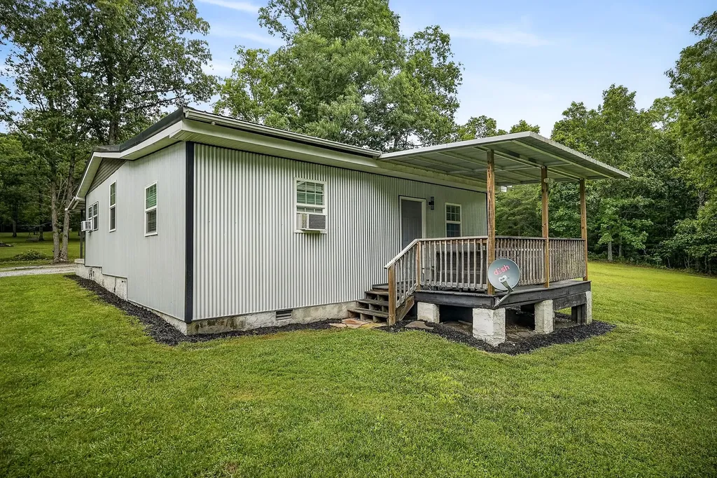 1400 Orlie Young Road Crab Orchard TN 37723