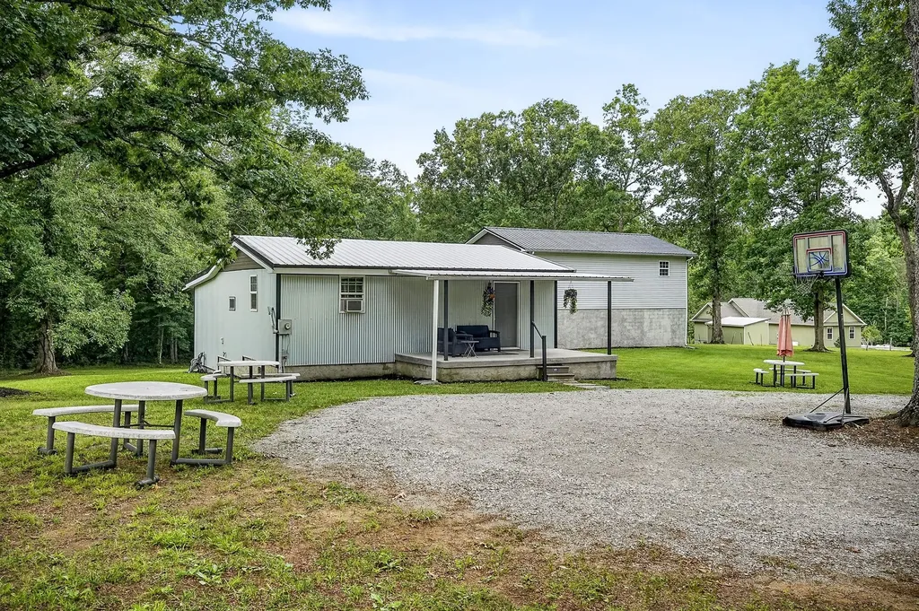 1400 Orlie Young Road Crab Orchard TN 37723