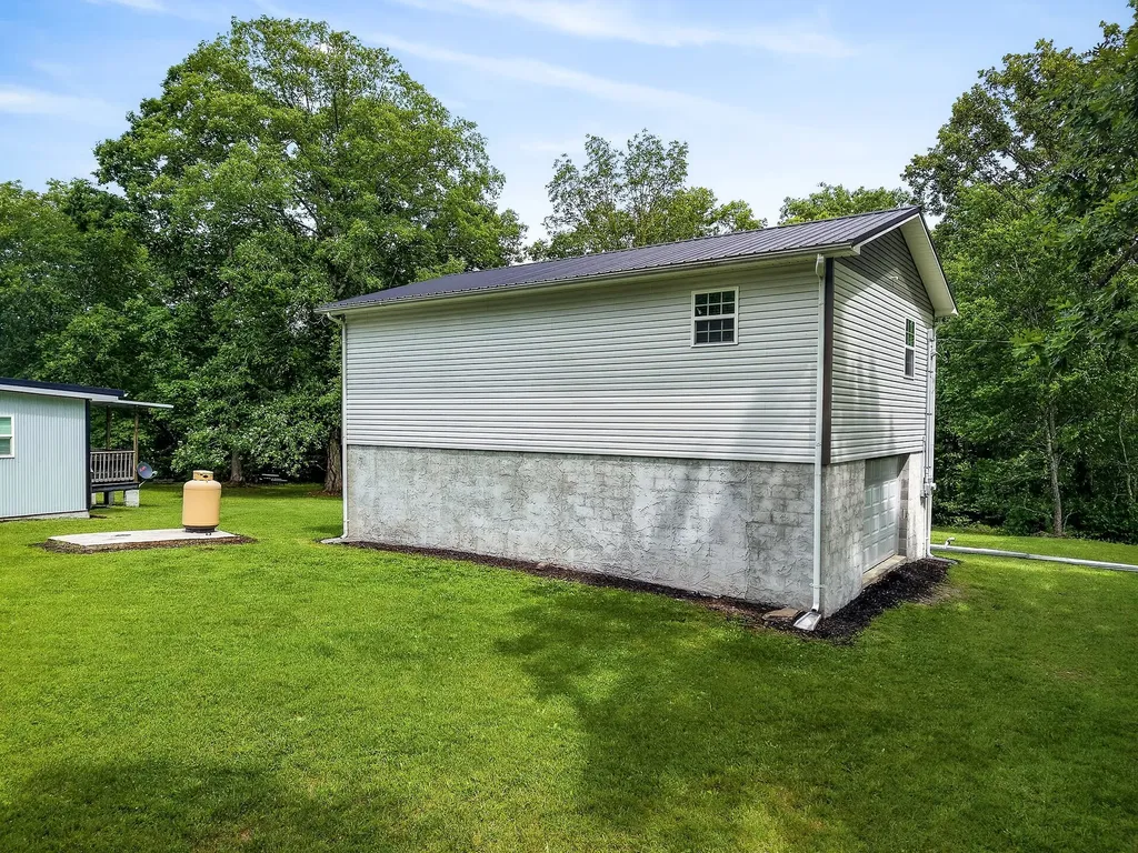 1400 Orlie Young Road Crab Orchard TN 37723