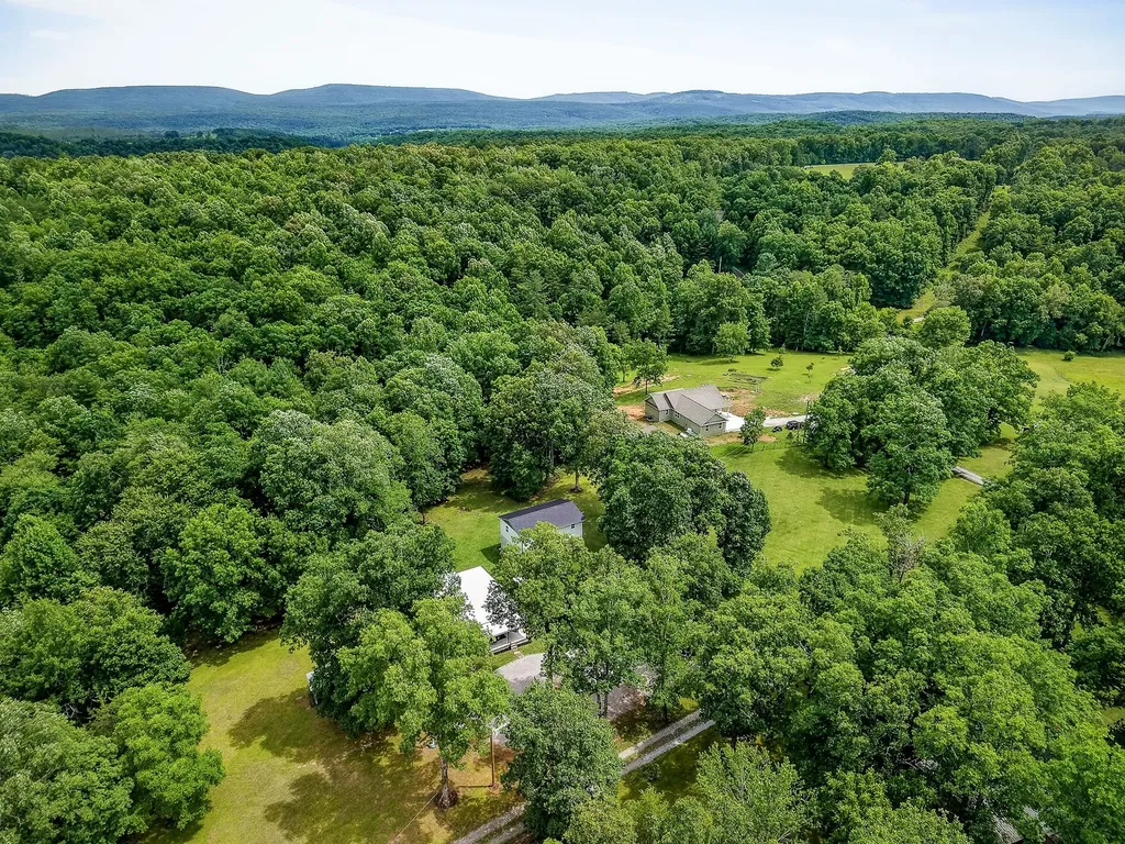 1400 Orlie Young Road Crab Orchard TN 37723