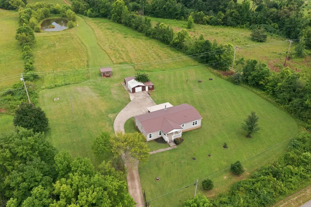 2594 Sylvia Road Dickson TN 37055