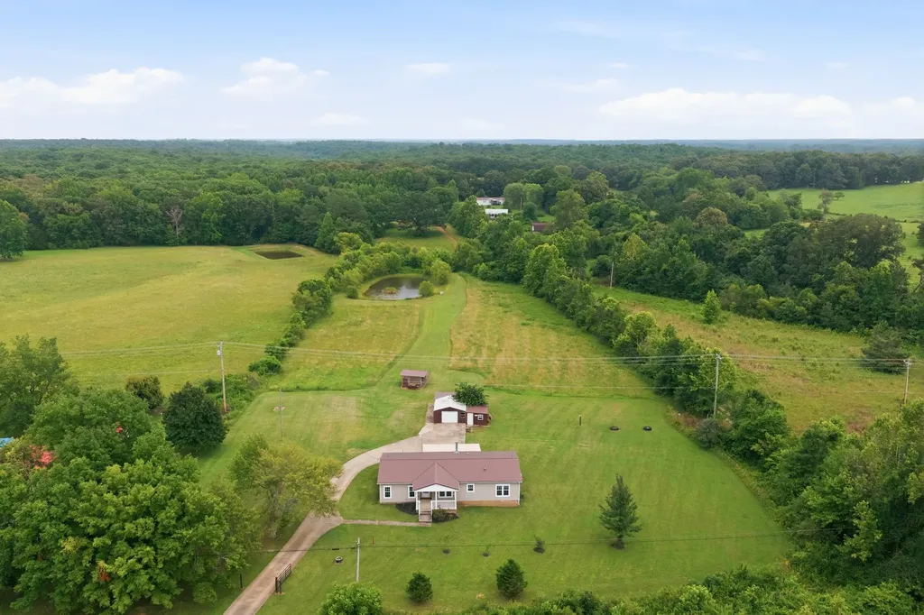 2594 Sylvia Road Dickson TN 37055