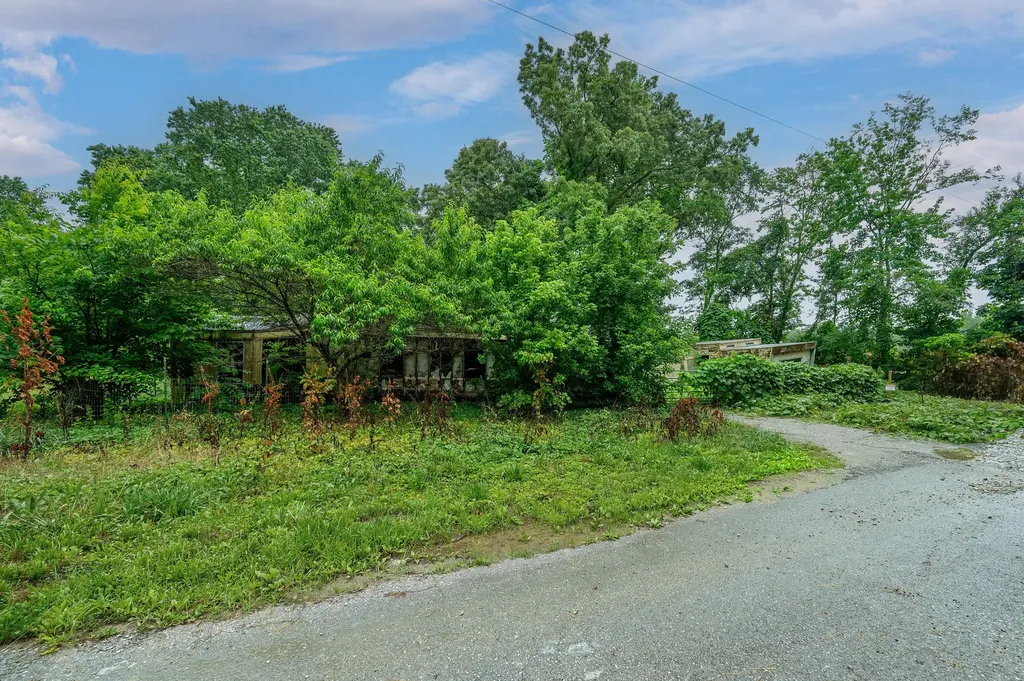 491 Joe Hickerson Road Manchester TN 37355