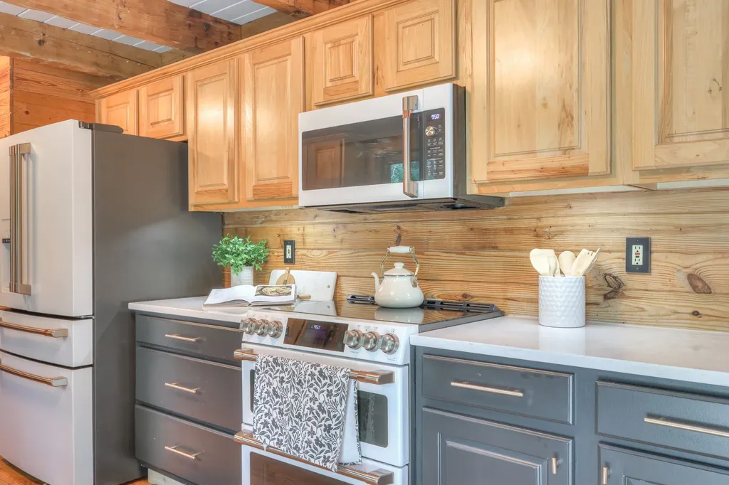 2676 Thompson Station Road, E Thompsons Station TN 37179