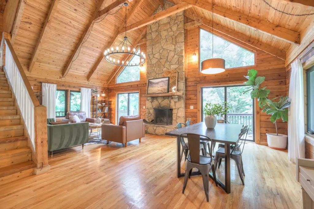 2676 Thompson Station Road, E Thompsons Station TN 37179