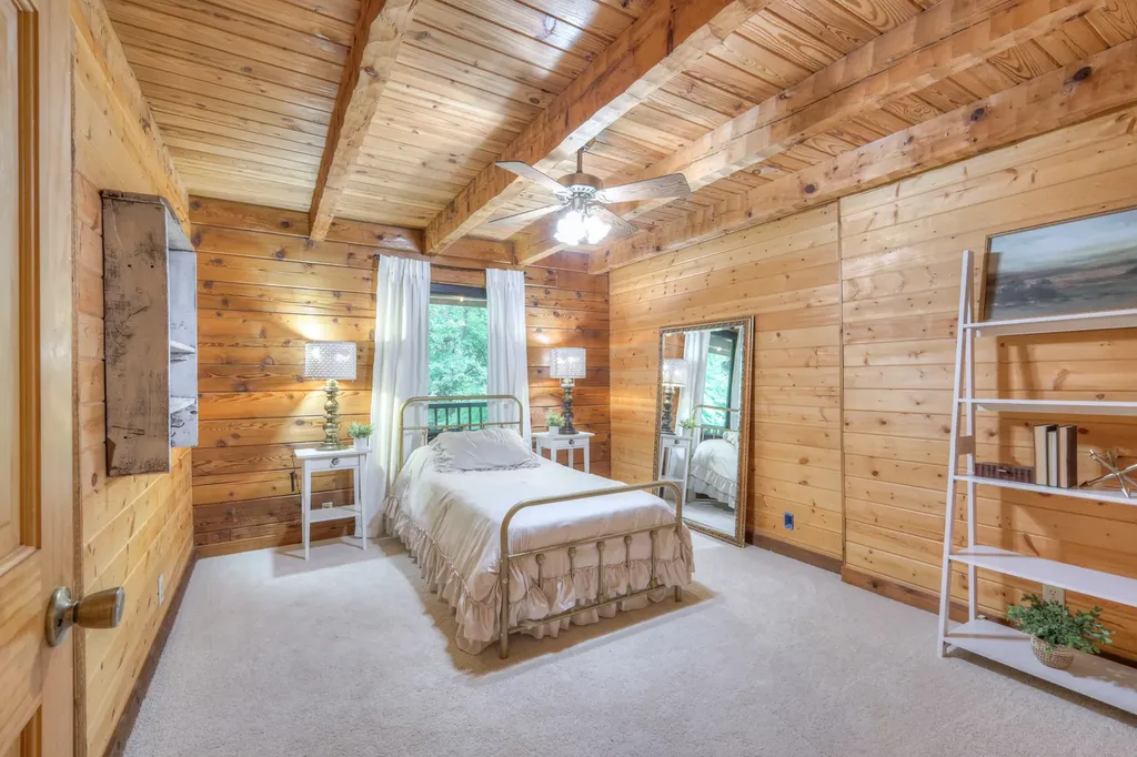 2676 Thompson Station Road, E Thompsons Station TN 37179