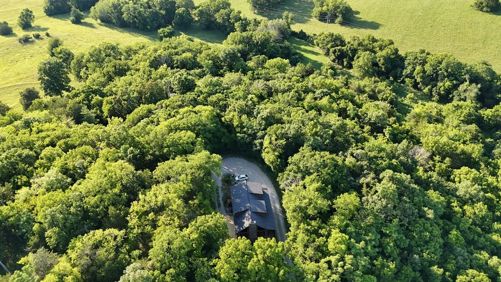 2676 Thompson Station Road, E Thompsons Station TN 37179