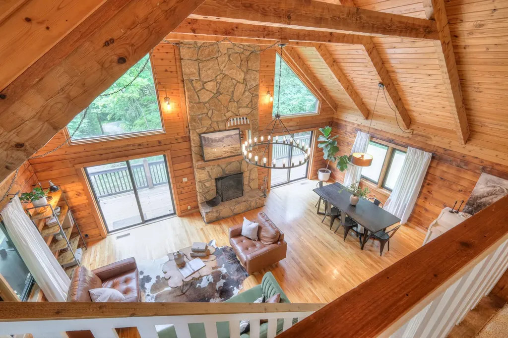 2676 Thompson Station Road, E Thompsons Station TN 37179