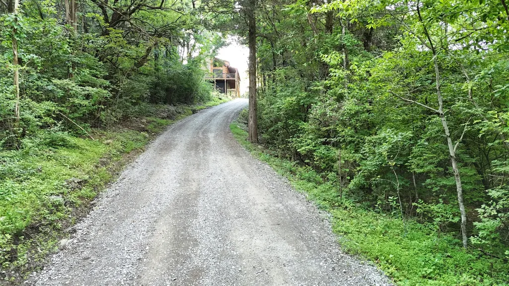 2676 Thompson Station Road, E Thompsons Station TN 37179