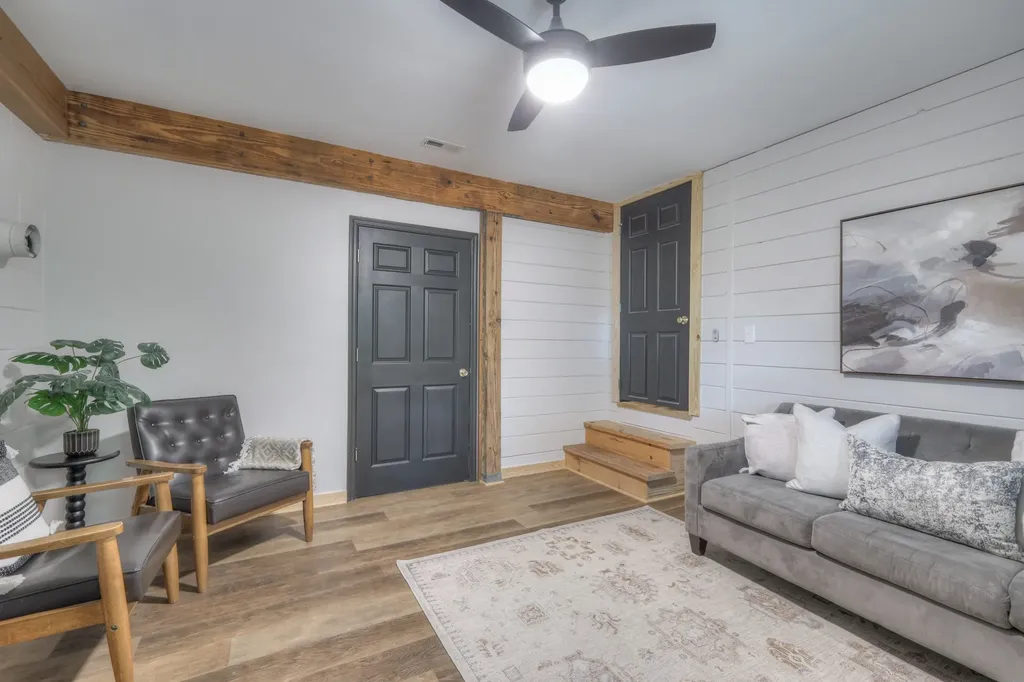 2676 Thompson Station Road, E Thompsons Station TN 37179