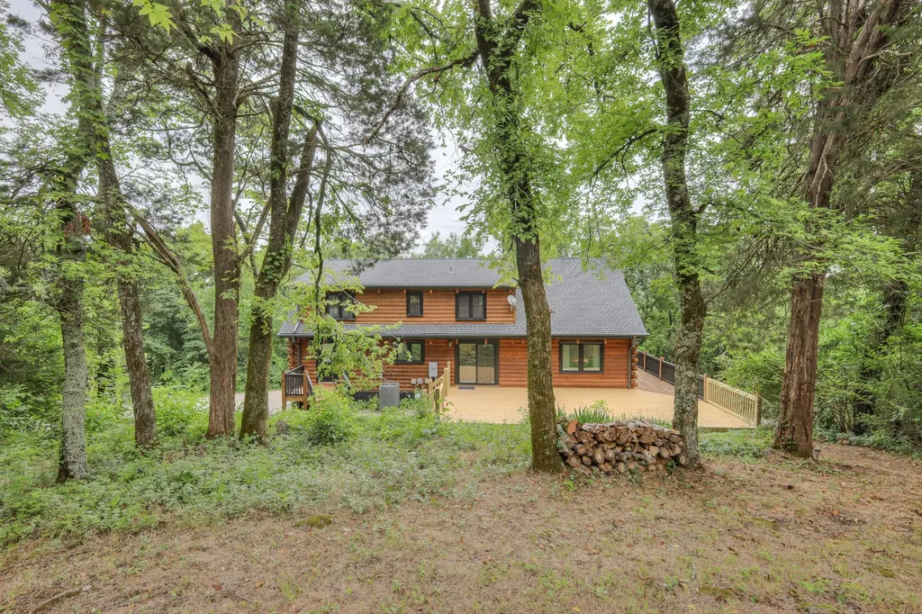 2676 Thompson Station Road, E Thompsons Station TN 37179