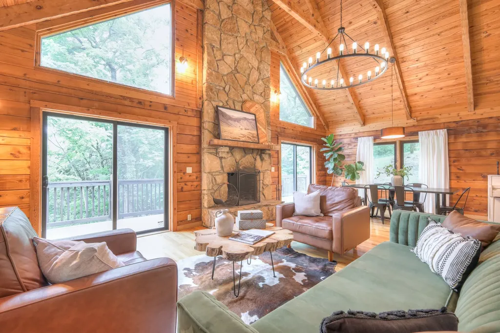 2676 Thompson Station Road, E Thompsons Station TN 37179