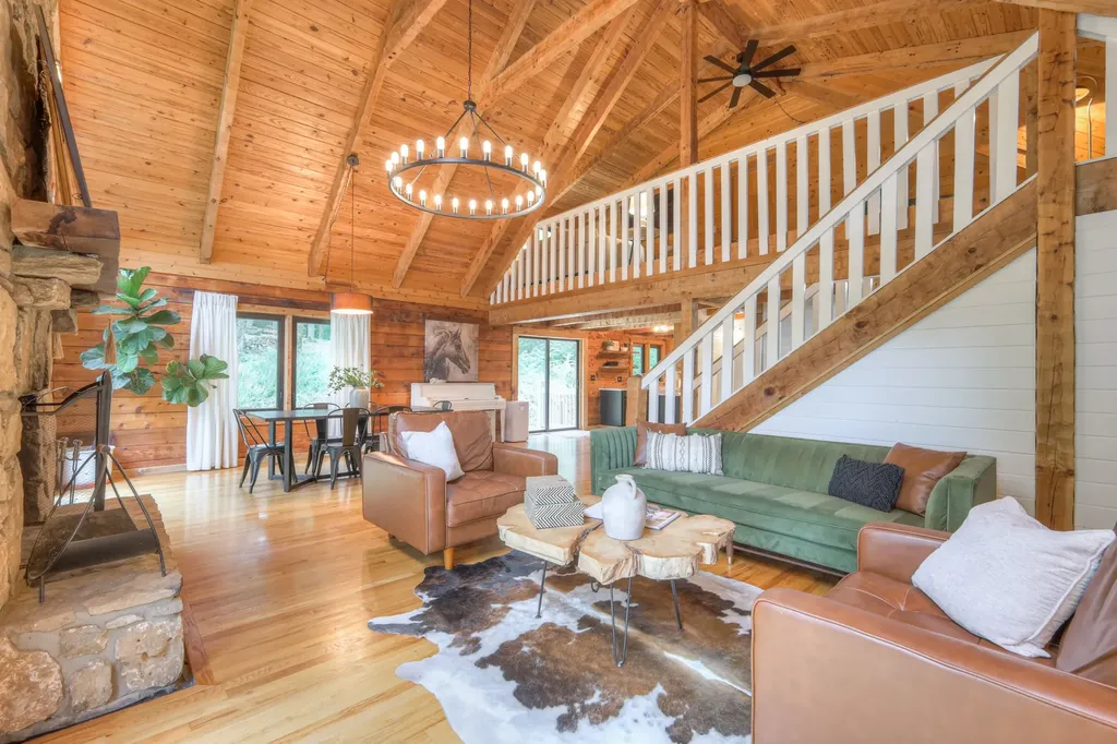 2676 Thompson Station Road, E Thompsons Station TN 37179
