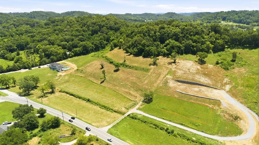 1952 Carters Creek Pike Franklin TN 37064