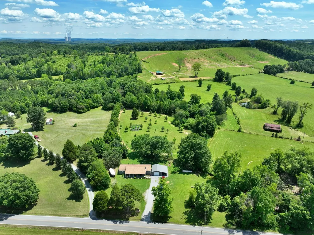 5858 Wolf Creek Road Spring City TN 37381