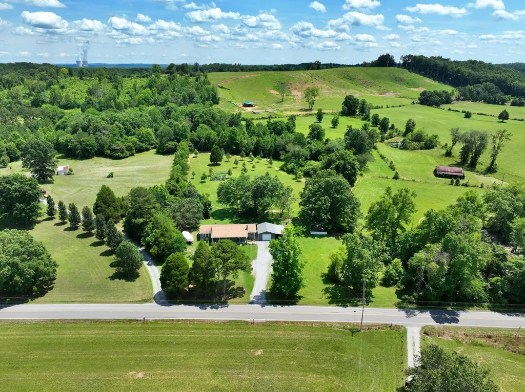 5858 Wolf Creek Road Spring City TN 37381