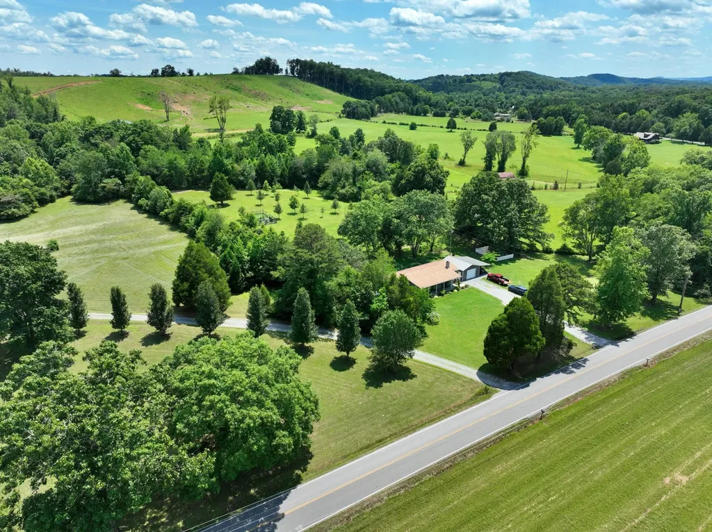 5858 Wolf Creek Road Spring City TN 37381