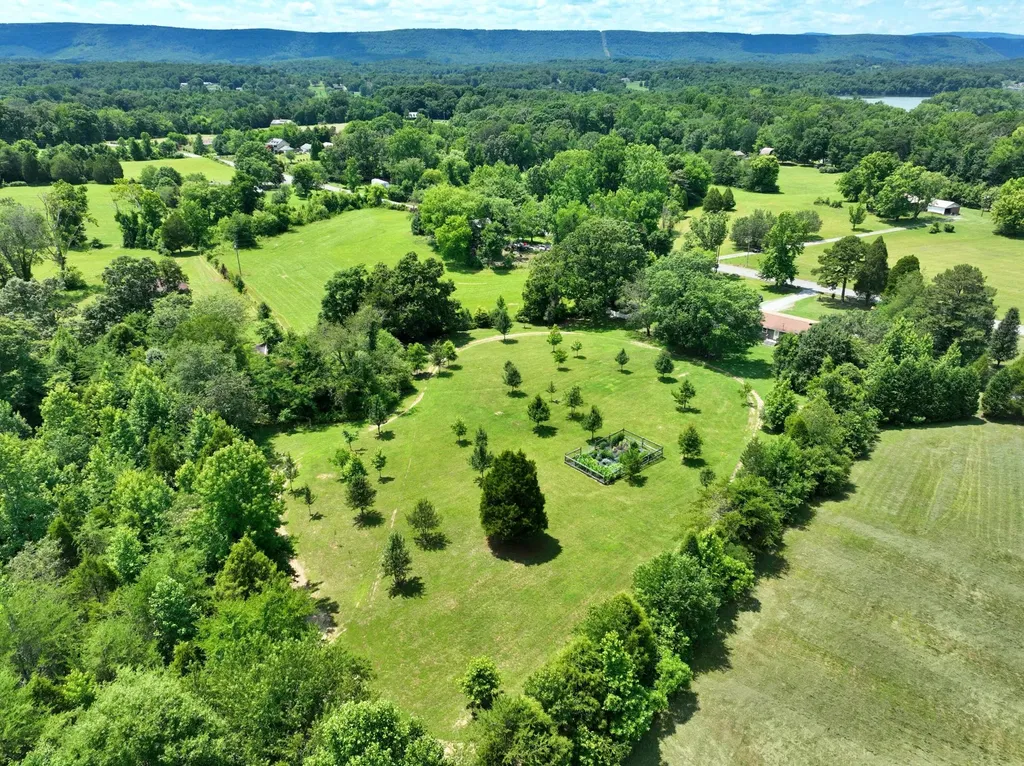 5858 Wolf Creek Road Spring City TN 37381