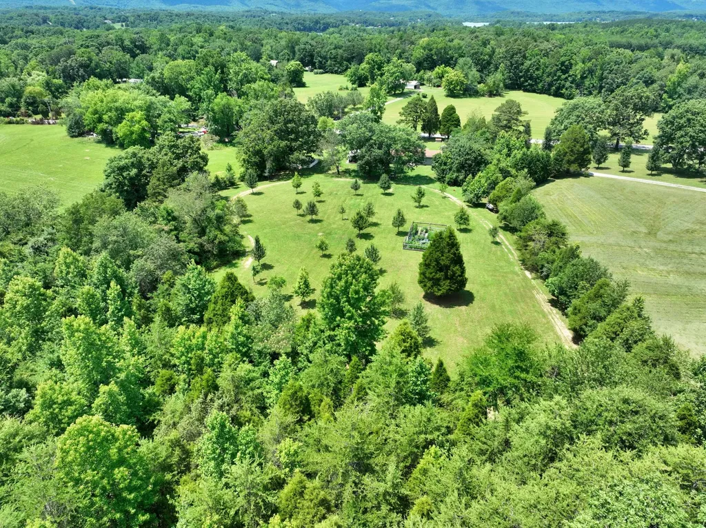 5858 Wolf Creek Road Spring City TN 37381
